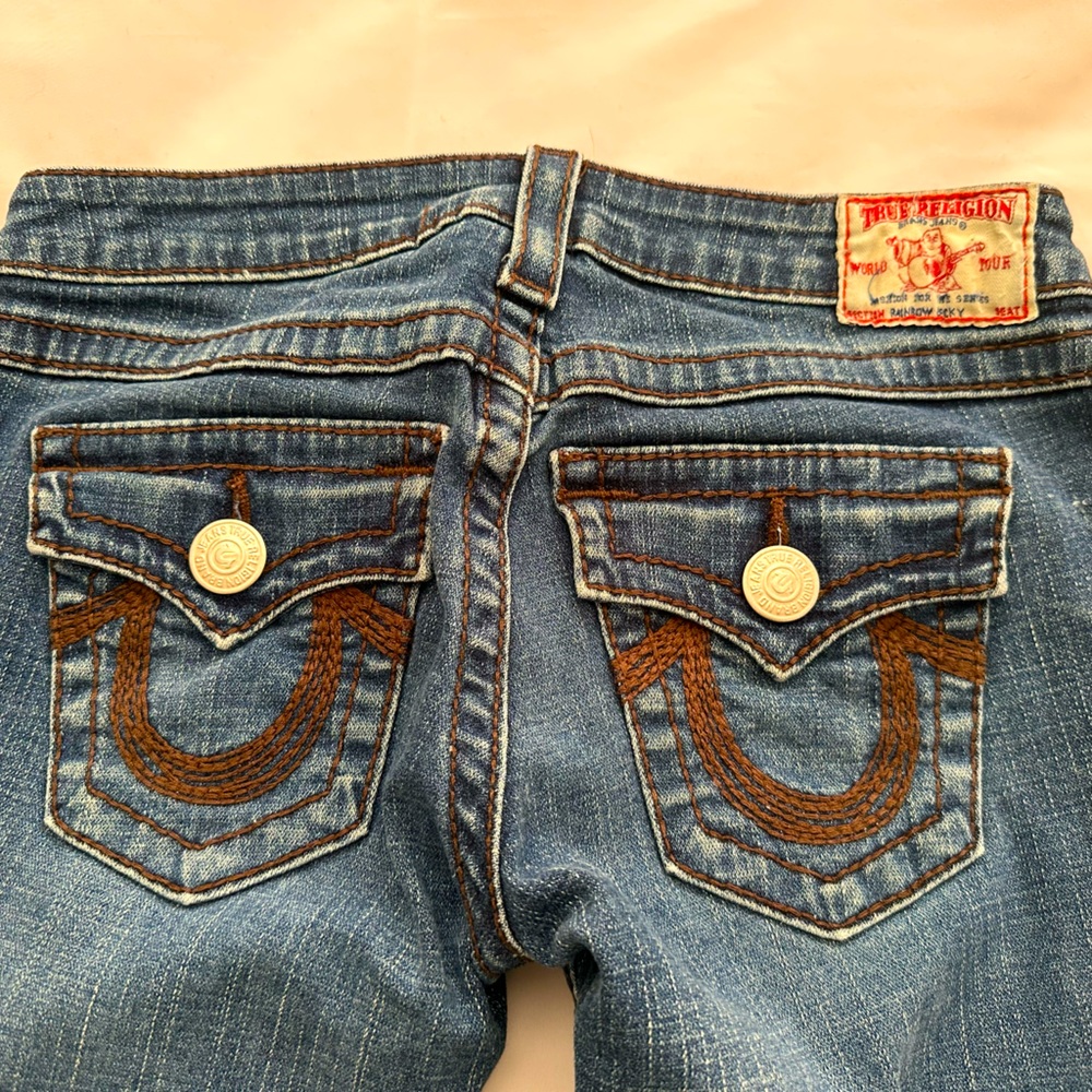 True Religion Rainbow Becky low-rise boot cut jeans size 26.